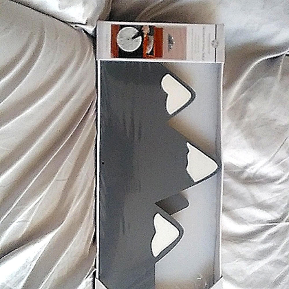 Decorative wall shelf